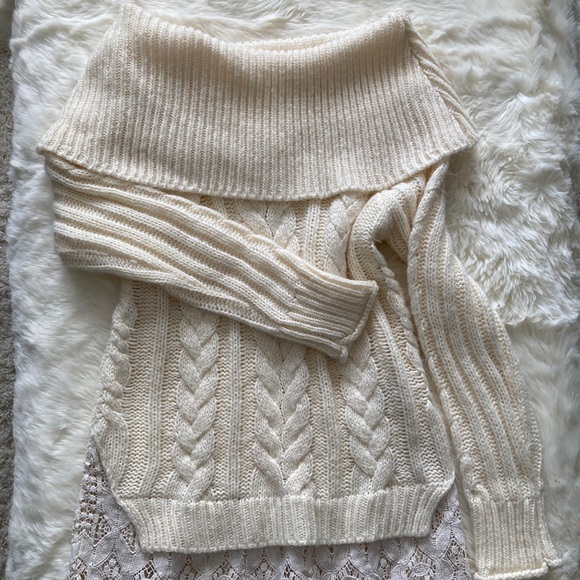 Knox Rose Off Shoulder Cable Knit Lace Detail - Picture 1 of 3